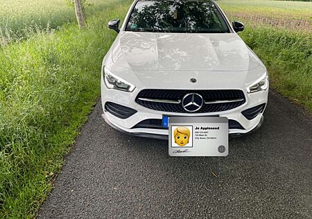 Mercedes-Benz CLA 220 D AMG Line PANORAMA Schiebedach