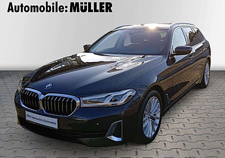 BMW 530 i Touring Luxury Line Park-Assistent+AHZV+PANODACH