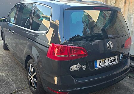 VW Sharan Volkswagen 2.0 TDI DSG BlueMotion Technology Highline