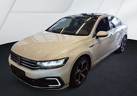 VW Passat Volkswagen LIM*GTE*R LIN 3X*PANO*DSG*LED*KAM*AHK*ACC