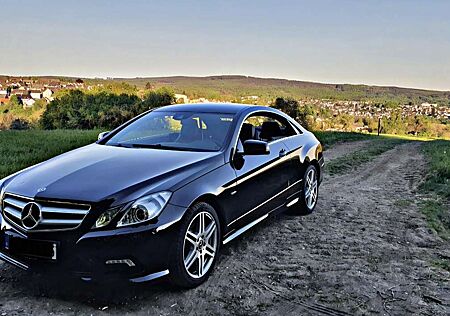Mercedes-Benz E 200 CGI Coupe BlueEFFICIENCY Elegance