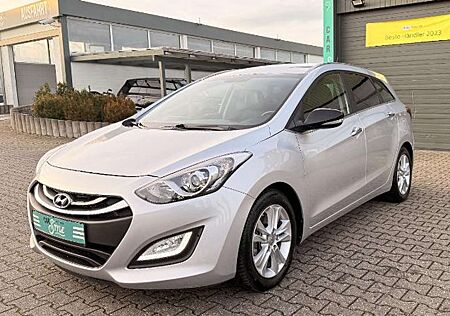 Hyundai i30 1.6 CRDi FIFA World Cup Edition NAVI SHZ PANO