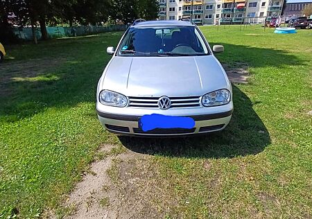 VW Golf Variant Volkswagen 1.6 TDI DPF Comfortline