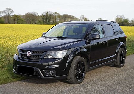 Fiat Freemont 2.0 Multijet 16V DPF Automatik Allrad Black Code