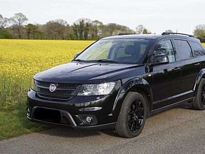 Fiat Freemont 2.0 Multijet 16V DPF Automatik Allrad Black Code