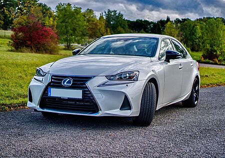 Lexus IS 300 Hybrid Sports Line