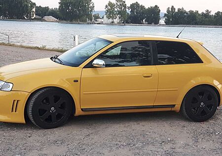 Audi S3 1.8 T quattro