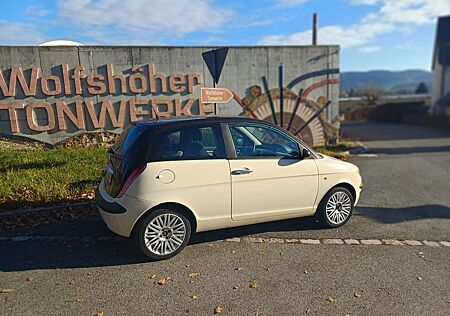 Lancia Ypsilon TÜV 12/2026//KLIMA//ZahnriemenNEU