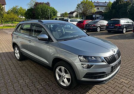 Skoda Karoq Ambition AHK Sitzheizung Front Assist