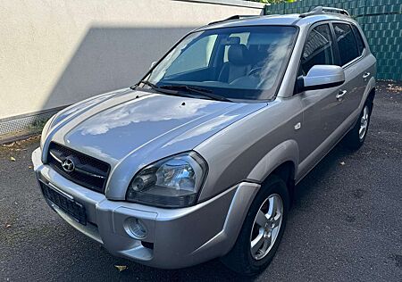 Hyundai Tucson 2.0 2WD GLS Scheckheft Tüv/Au neu