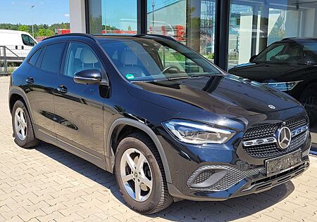 Mercedes-Benz GLA 200 d Multibeam Leder HUD 360° Kamera AHK