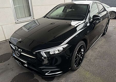 Mercedes-Benz A 250 e 8G-DCT Style