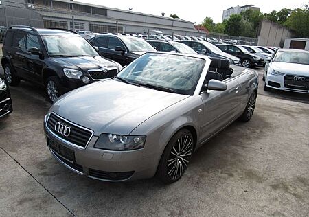 Audi A4 Cabriolet 3.0 quattro,LEDER,AUTOMATIK,SITZHEI
