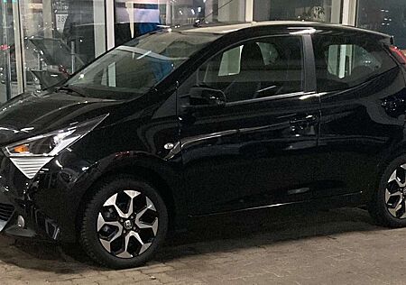 Toyota Aygo x-play club