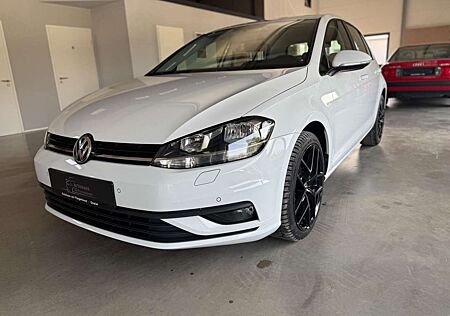 VW Golf Volkswagen VII Lim. 1.6 TDI PDC/SHZ/Navi