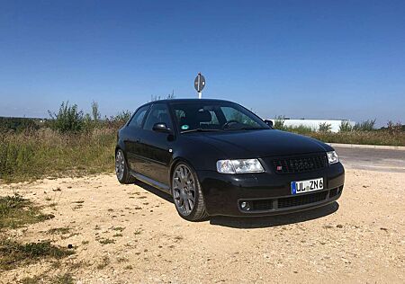 Audi S3 1.8 T quattro