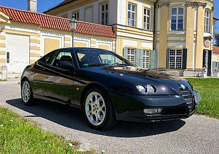 Alfa Romeo GTV 3.2 V6 Lusso Busso-Motor seit 2011 in Besitz