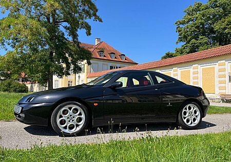 Alfa Romeo GTV 3.2 V6 Lusso Busso-Motor seit 2011 in Besitz