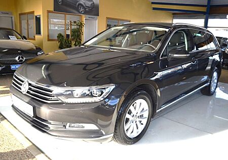 VW Passat Variant Volkswagen AUTOMATIK / Bi-XENON/ NAVI /R-KAM
