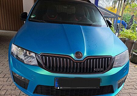 Skoda Octavia Combi 2.0 TSI DSGRS 230