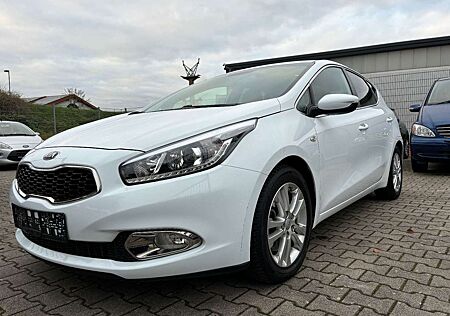 Kia Cee'd Ceed / Ceed 1.6 GDI/Navi/Rückfahrkamera/Klima/Bluetooth