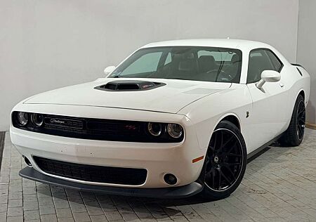 Dodge Challenger 6,4L Shaker PrinsLPG  Kamera Carplay
