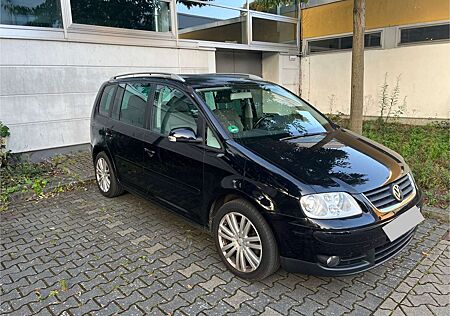 VW Touran Volkswagen Highline