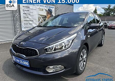 Kia Cee'd Ceed / 1.4 CVVT DREAM TEAM KLIMA*SHZG*NAVI*BTH*R-CAM