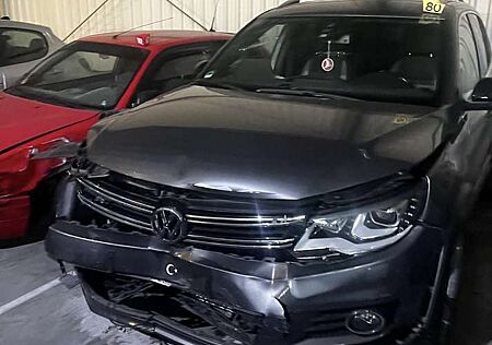 VW Tiguan Volkswagen 2.0 TDI DPF 4Motion DSG R-line