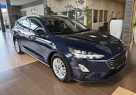 Ford Focus Titanium Bang&Olufsen ACC Navi LED R.Cam