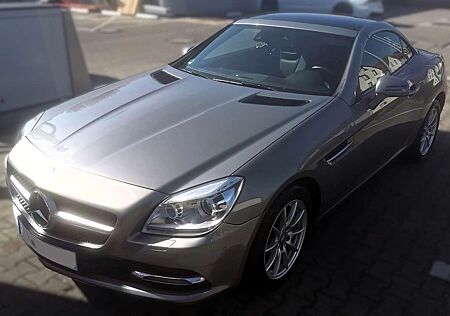 Mercedes-Benz SLK 200 (BlueEFFICIENCY) 7G-TRONIC