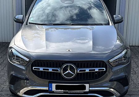 Mercedes-Benz GLA 180 Mild-Hybrid Progressive Line Advanced