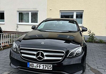 Mercedes-Benz E 300 d T 9G-TRONIC Avantgarde