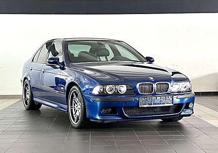 BMW M5 Facelift, Le Mans Blau, deutsches Fahrzeug