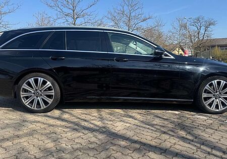 Mercedes-Benz E 220 d T 9G-TRONIC