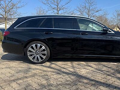 Mercedes-Benz E 220 E 220 d T 9G-TRONIC
