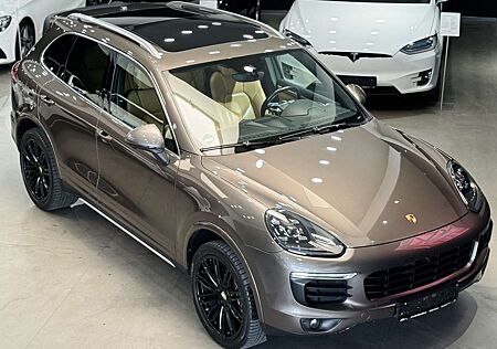 Porsche Cayenne *Bose*Panorama*SitzHz*SitzbeL.14Wegem.Sitz*Keyless
