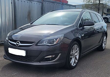 Opel Astra Spor. T. 1.6 Turbo "OPC Line+Naxi+Bi-Xenon