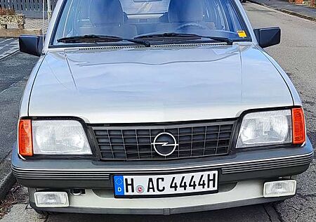 Opel Ascona C CC Touring
