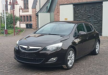 Opel Astra J / Tüv neu