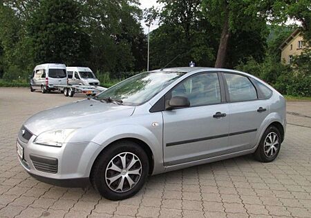 Ford Focus 1.6 Ti-VCT Trend+2.HAND+4-TÜRIG+KLIMA+