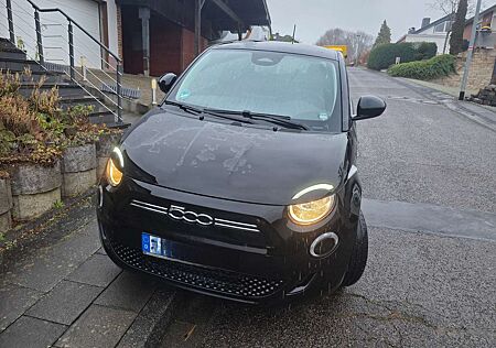 Fiat 500 Elektro 500e Action