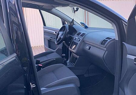VW Touran Volkswagen 1.6 TDI DPF Trendline