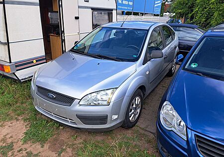 Ford Focus * Klimaanlage - Tüv 09/2026 *