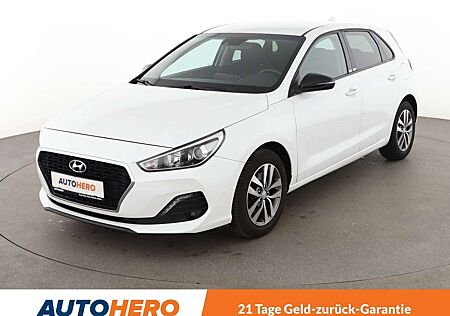 Hyundai i30 1.4 YES!*NAVI*TEMPO*PDC*SHZ*ALU*SPUR*