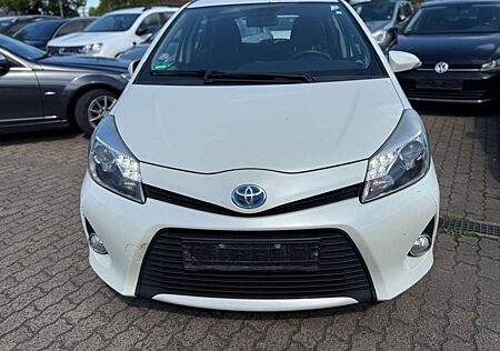 Toyota Yaris Hybrid Club