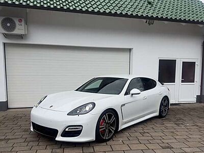 Porsche Panamera GTS PDK