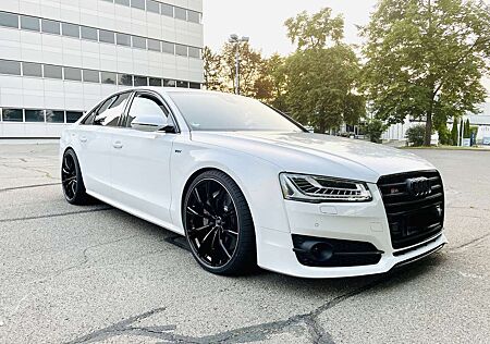 Audi S8 plus