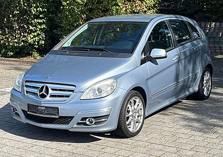 Mercedes-Benz B 200 (245.233) / Tüv Neu / Inspektion Neu