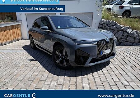 BMW iX xDrive50 Sport AHK Luft SpoSi H-K StHz 360°